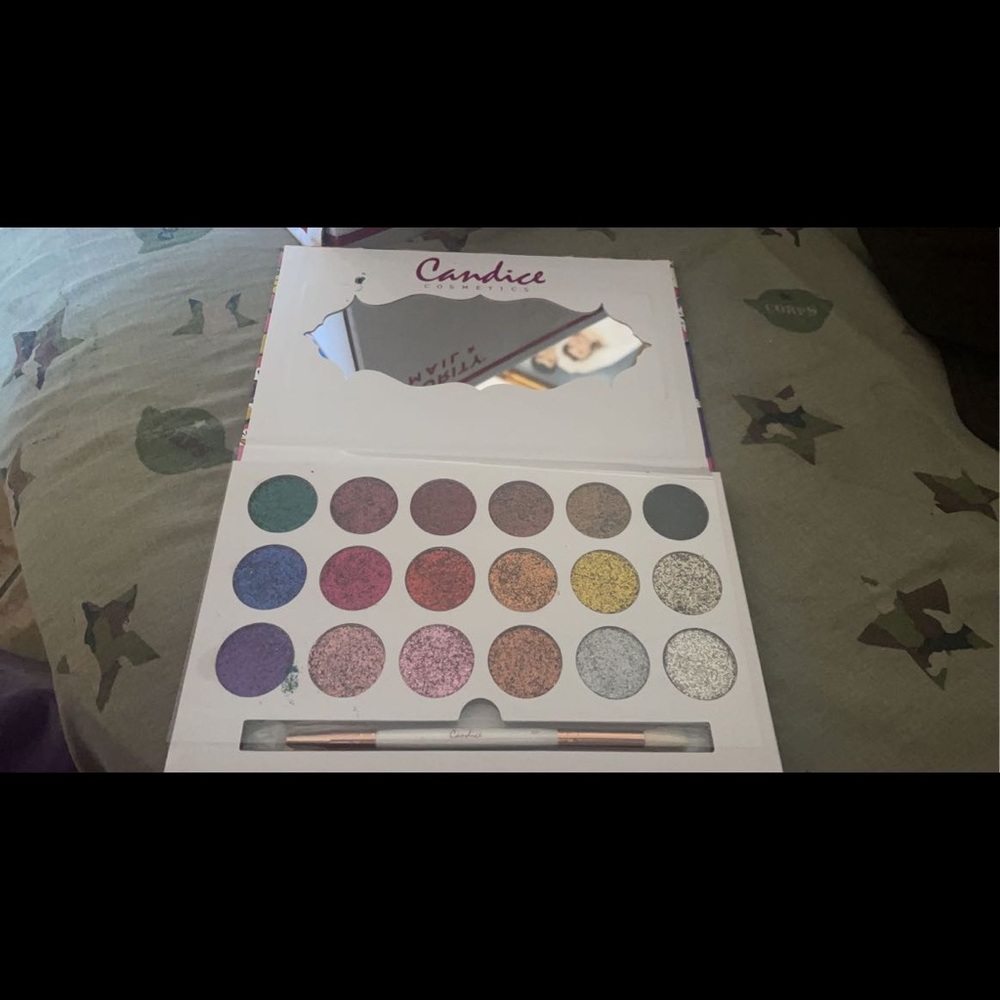 Eyeshadow palette